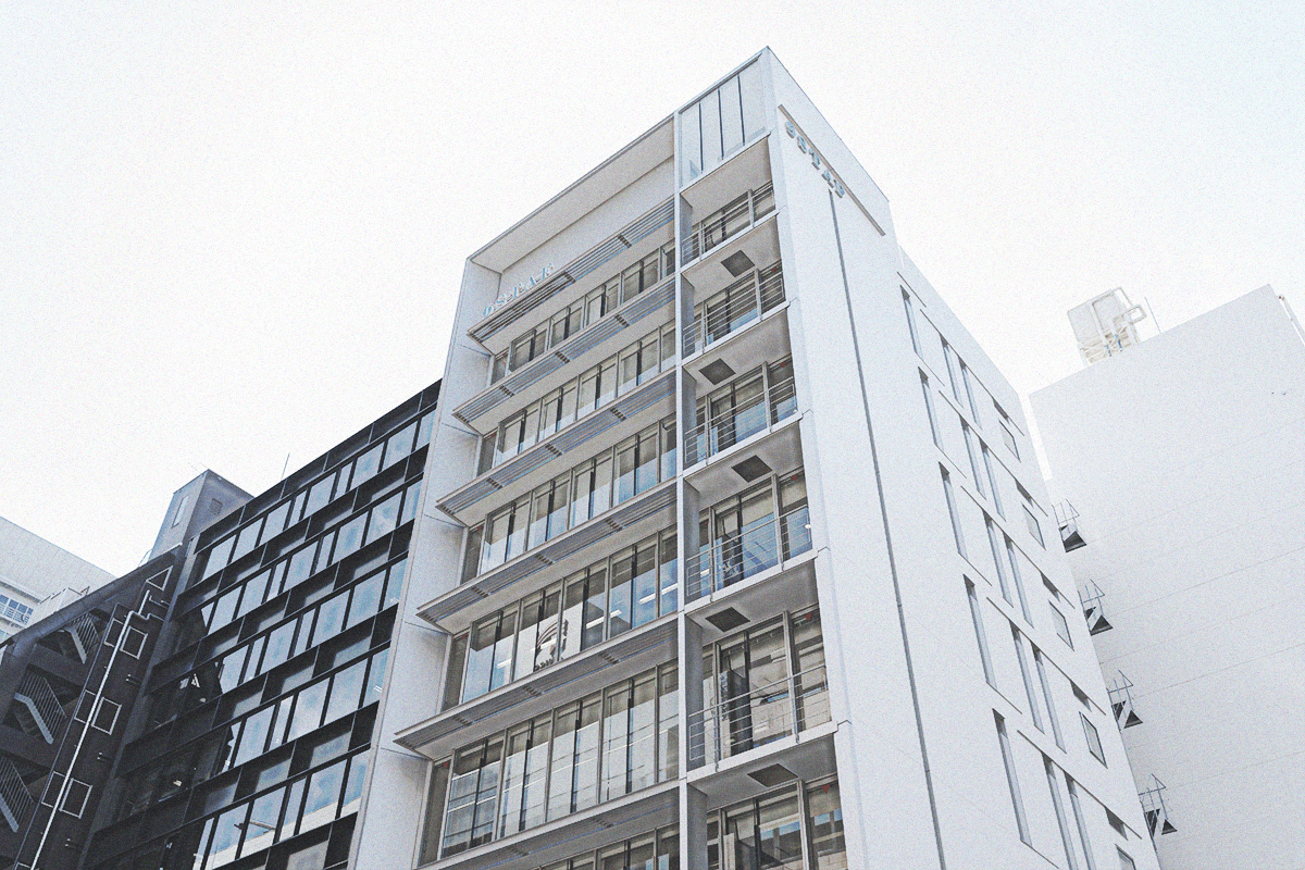 アンドファクト外観